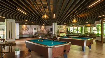NAITHONBURI BEACH RESORT