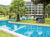 NAITHONBURI BEACH RESORT