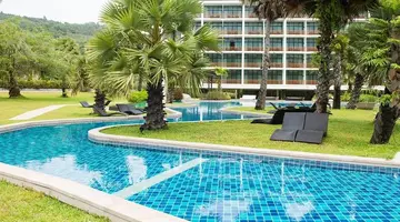 NAITHONBURI BEACH RESORT