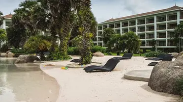 NAITHONBURI BEACH RESORT