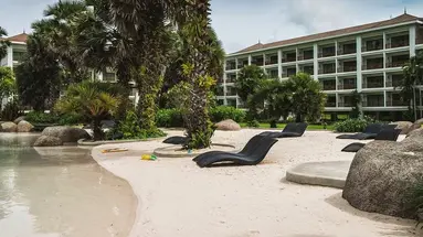NAITHONBURI BEACH RESORT