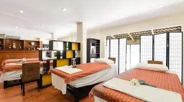 NAITHONBURI BEACH RESORT