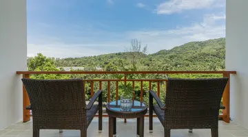 NAITHONBURI BEACH RESORT