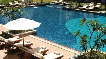 NAITHONBURI BEACH RESORT