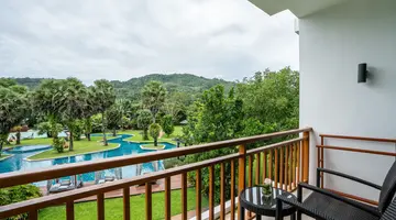 NAITHONBURI BEACH RESORT