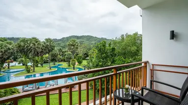 NAITHONBURI BEACH RESORT