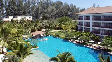 NAITHONBURI BEACH RESORT