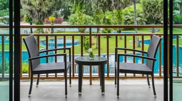 NAITHONBURI BEACH RESORT
