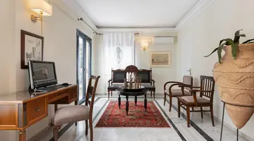 Nami Hotel & Suite