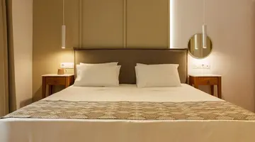 NAMI HOTEL & SUITES