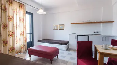 Nami Hotel & Suites
