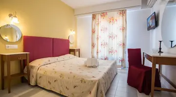 Nami Hotel & Suites