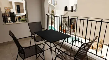Nami Hotel & Suites