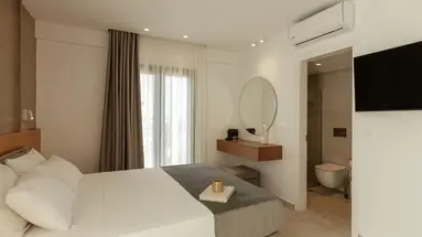 Nami Hotel & Suites