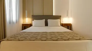 NAMI HOTEL & SUITES