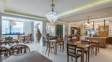 NAMI HOTEL & SUITES