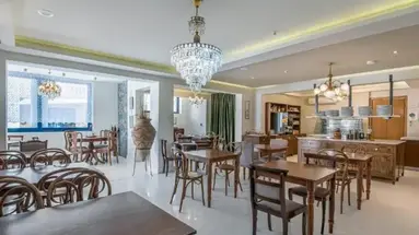 NAMI HOTEL & SUITES