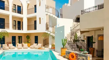 NAMI HOTEL & SUITES