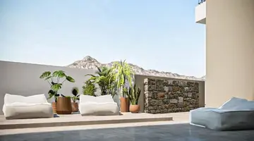 NAMI HOTEL & SUITES