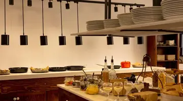 NAMI HOTEL & SUITES