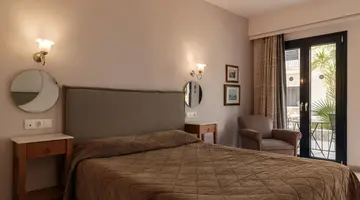 Nami Hotel & Suites