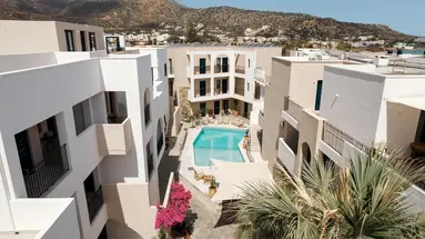 Nami Hotel & Suites