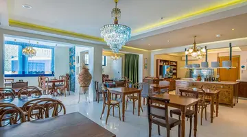 NAMI HOTEL & SUITES