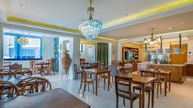NAMI HOTEL & SUITES
