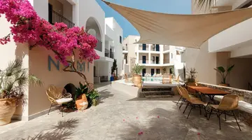 Nami Hotel & Suites