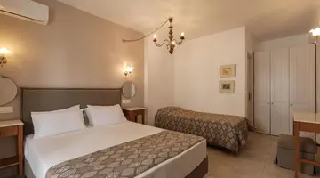 Nami Hotel & Suites