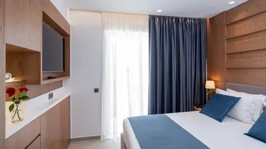 NANA GOLDEN BEACH