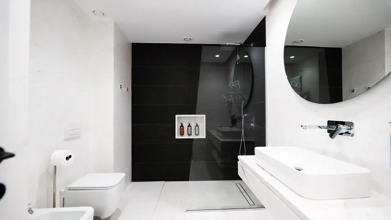 Naos Luxury Hotel
