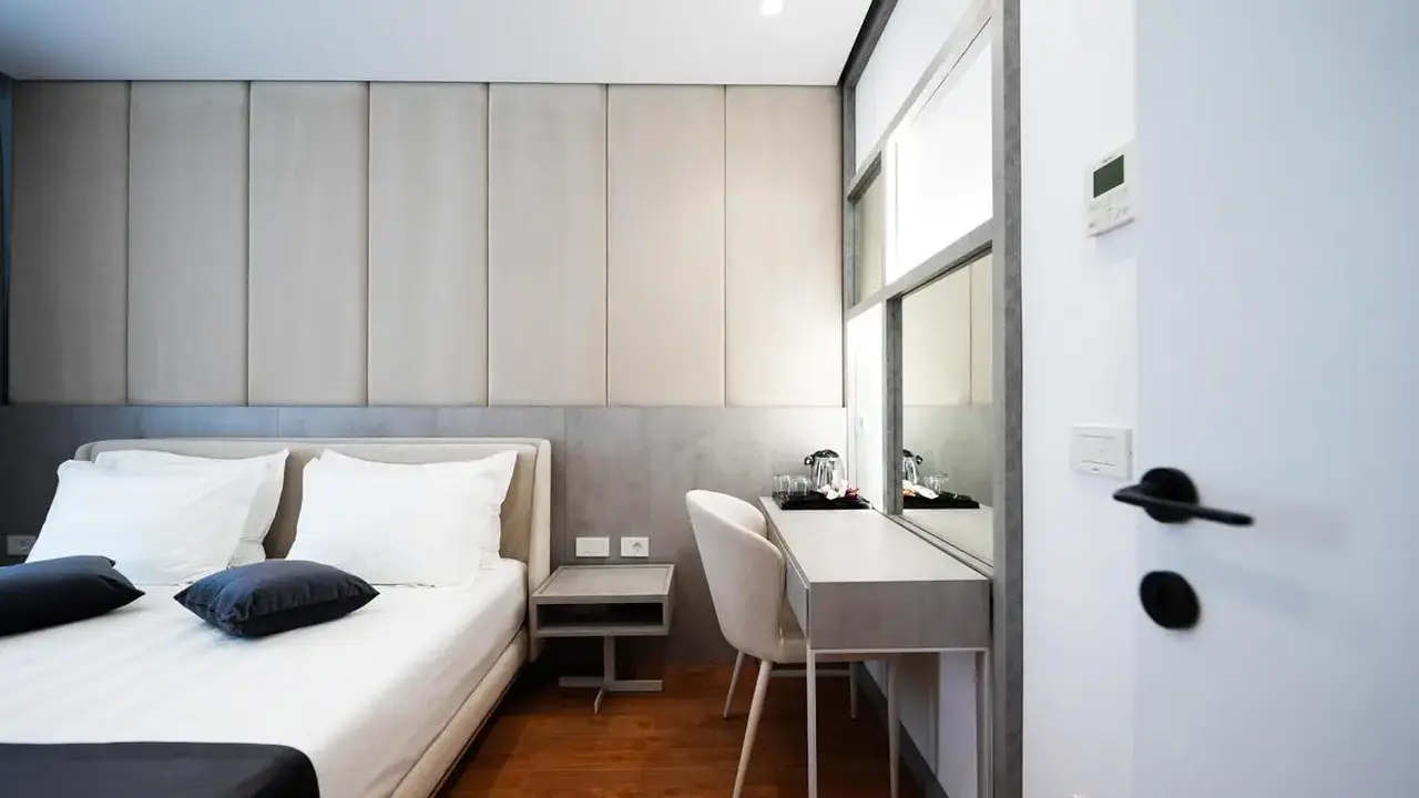 Naos Luxury Hotel
