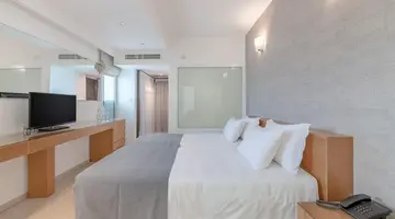 Napa Mermaid Hotel & Suites