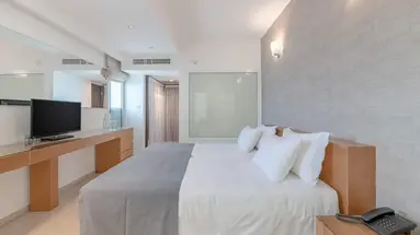 Napa Mermaid Hotel & Suites