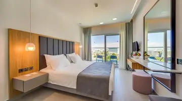 Napa Mermaid Hotel & Suites