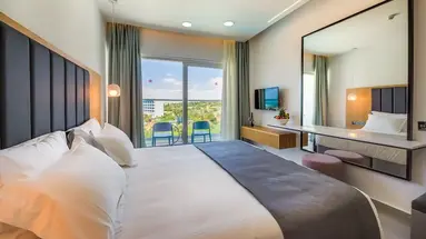 Napa Mermaid Hotel & Suites