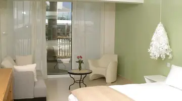NAPA MERMAID HOTEL & SUITES