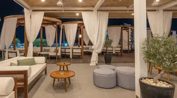 Napa Mermaid Hotel & Suites