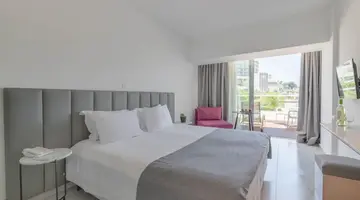 Napa Mermaid Hotel & Suites