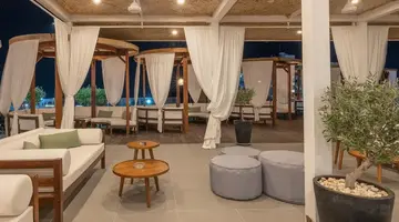 Napa Mermaid Hotel & Suites