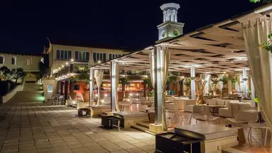 Napa Plaza