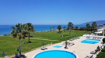 Natura Beach Hotel &amp Villas