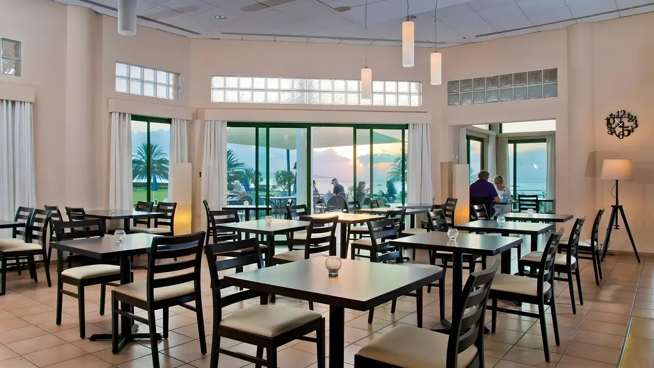 Natura Beach Hotel & Villas