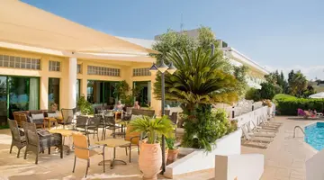 Natura Beach Hotel & Villas