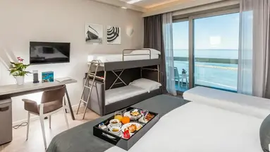 Nautilus Family Hotel