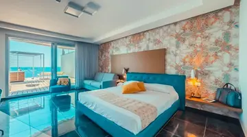 Nautilus Hotel