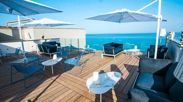 Nautilus Hotel