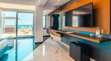 Nautilus Hotel