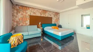 Nautilus Hotel